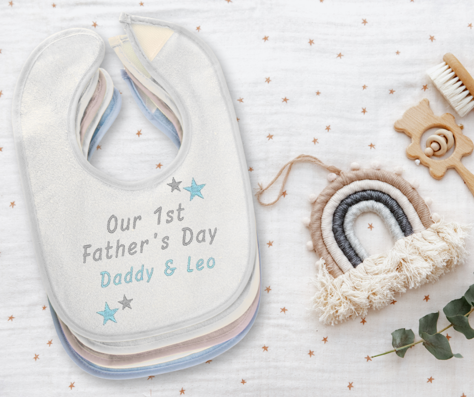 Baby embroidered curved baby name bib